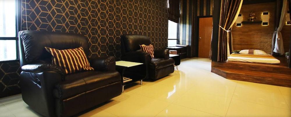 Phitsanulok United Hotell Exteriör bild