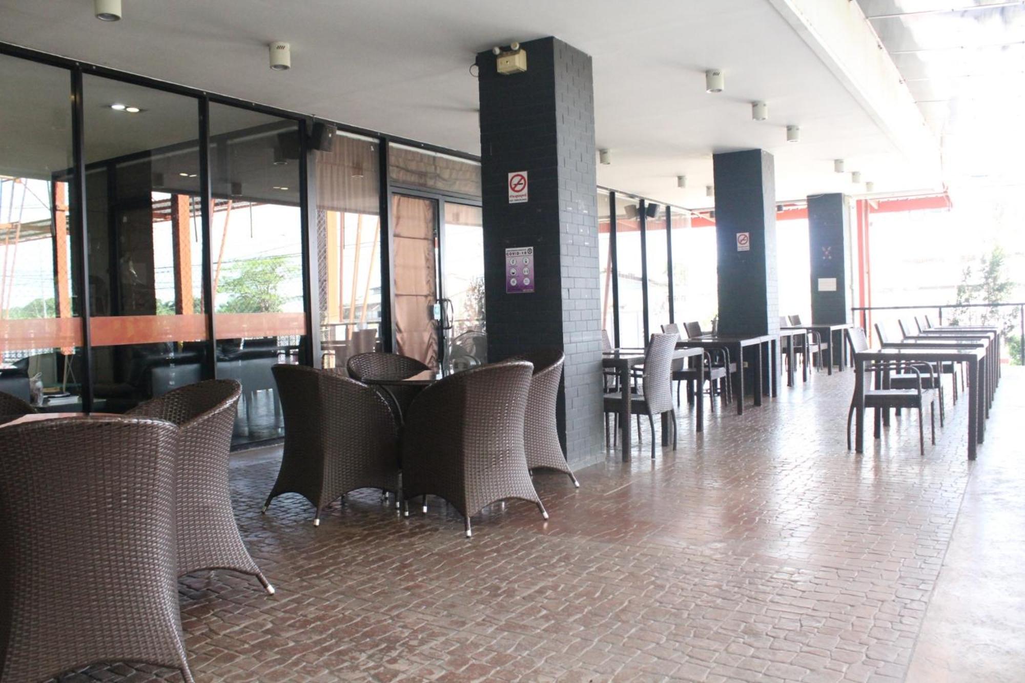 Phitsanulok United Hotell Exteriör bild